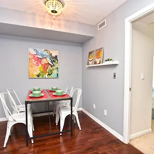 Downtown Condo, Free Parking & Amenities Apartment