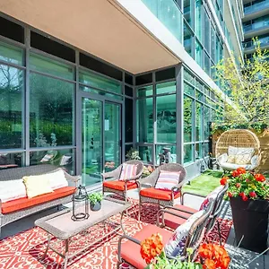 Luxury With Private Patio In Downtown Apartment