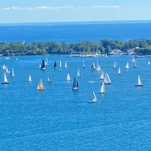 Lakeside Haven: Harbourfront With Million-dollar Views Apartment