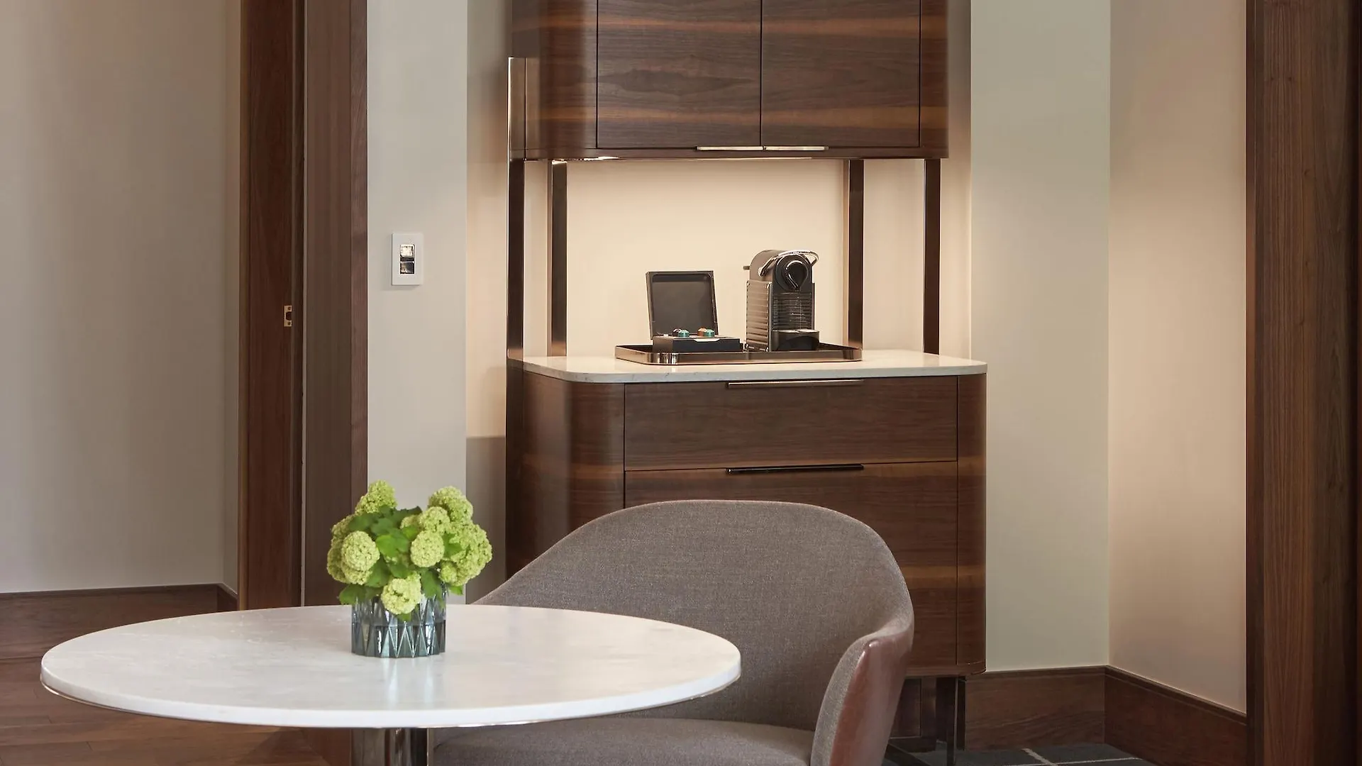 *****  Отель Park Hyatt Торонто Канада